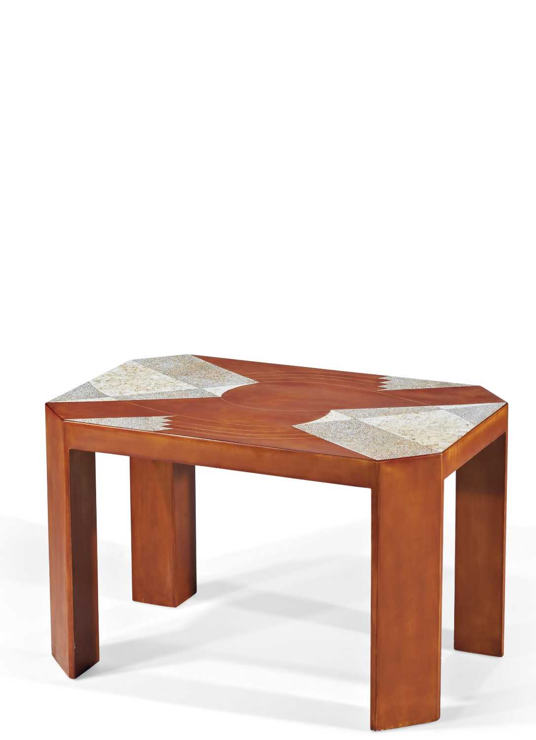 Table basse en laque écaille. 1924.