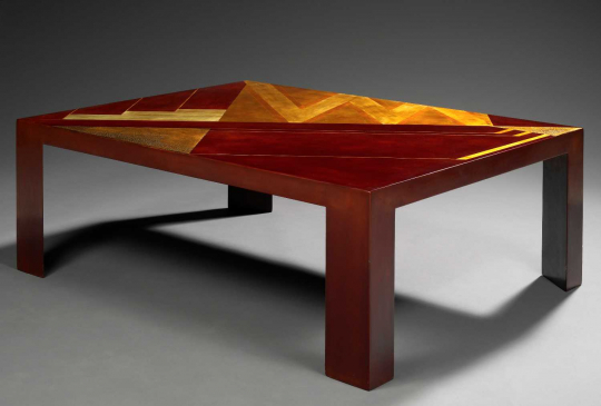 Gaston SUISSE (1896-1988) - Table basse en laque de Chine cuir, vers 1926.