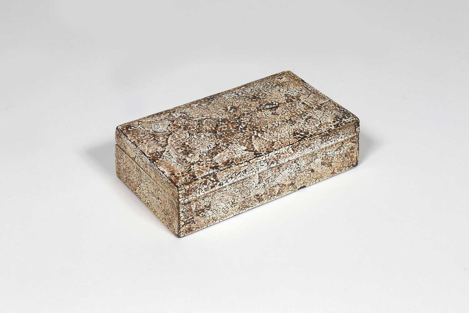 Coffret rectangulaire. Vers 1922.