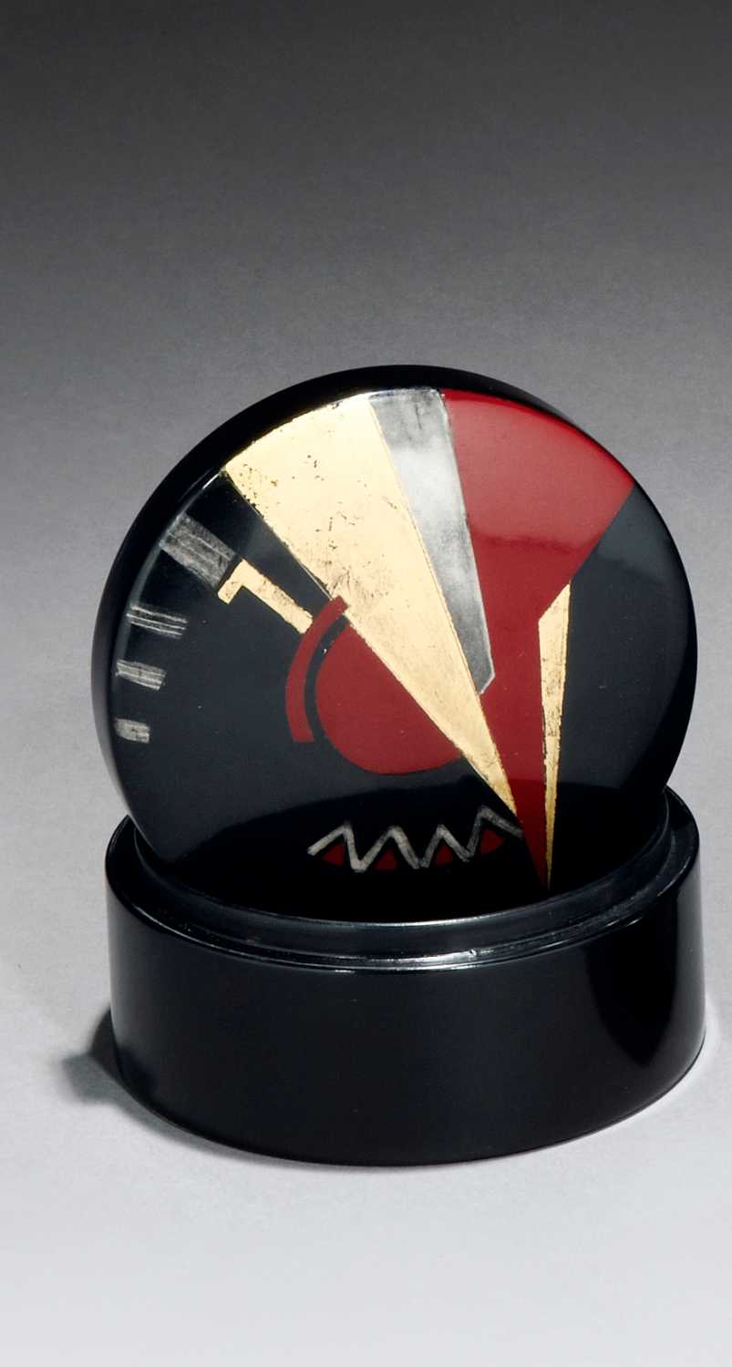 Boite en laque noire. 1927.