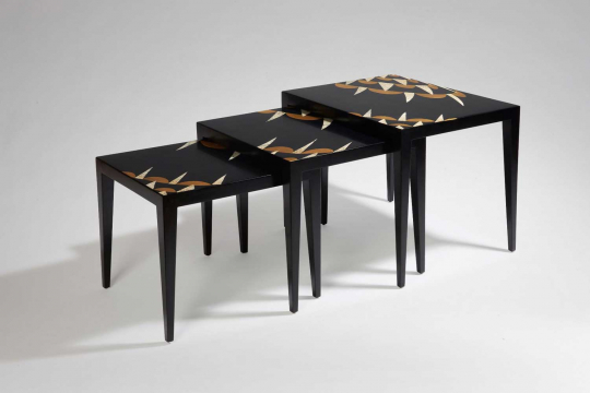 Gaston SUISSE (1896-1988) - Tables gigognes en laque noire, 1925.