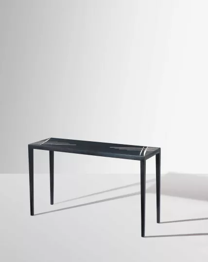 Gaston SUISSE (1896-1988) - Console haute en laque noire. Vers 1925.